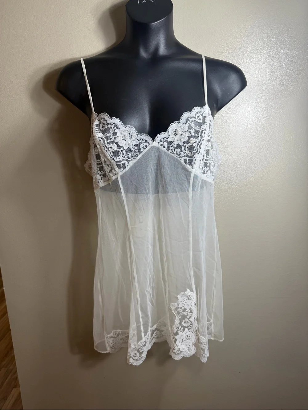 Victoria's Secret White Sheer Lace Babydoll Chemise L